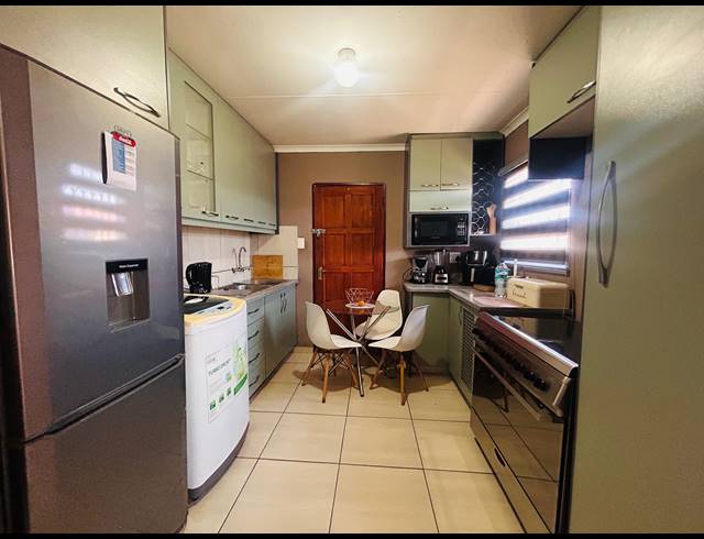 3 BEDROOM HOUSE FOR SALE IN VANDERBIJLPARK CE 4